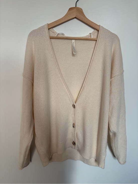 Aritzia Sweaters - Aritzia 100% Cashmere Deep V-Neck Cardigan - S